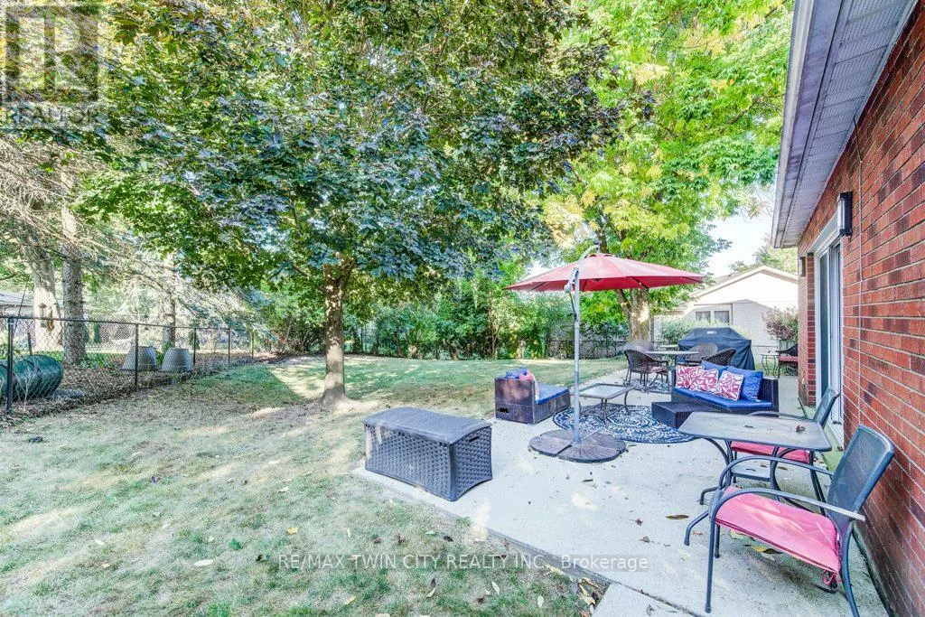 466 KINGSFORD PLACE
