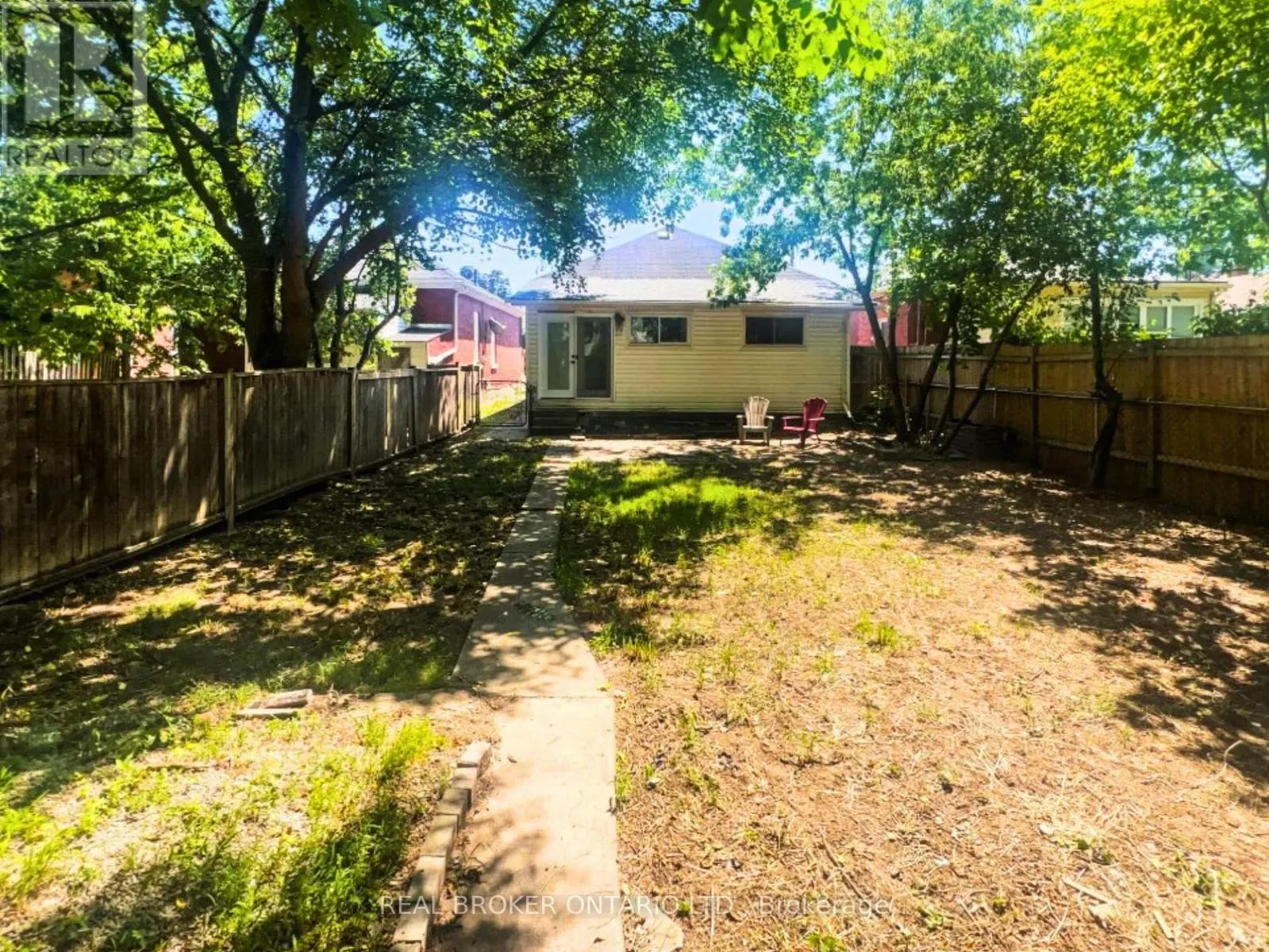 13 SALISBURY AVENUE