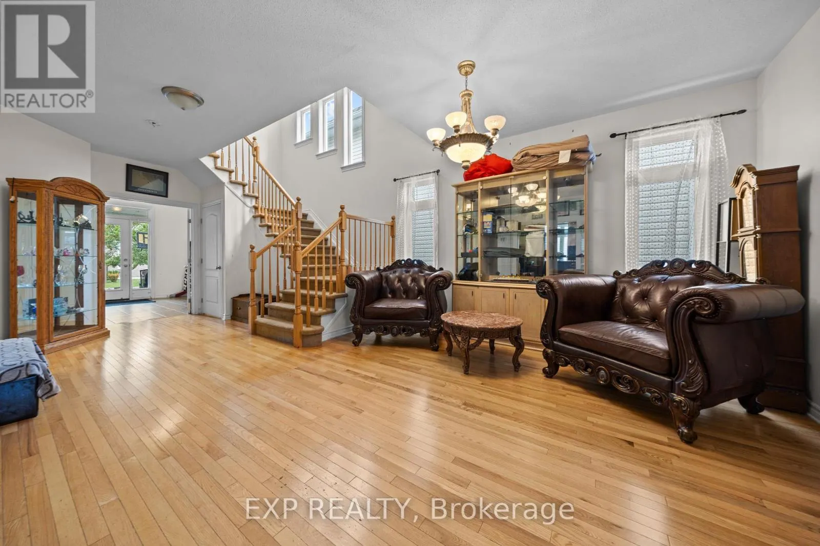 121 DAGLAN CRESCENT