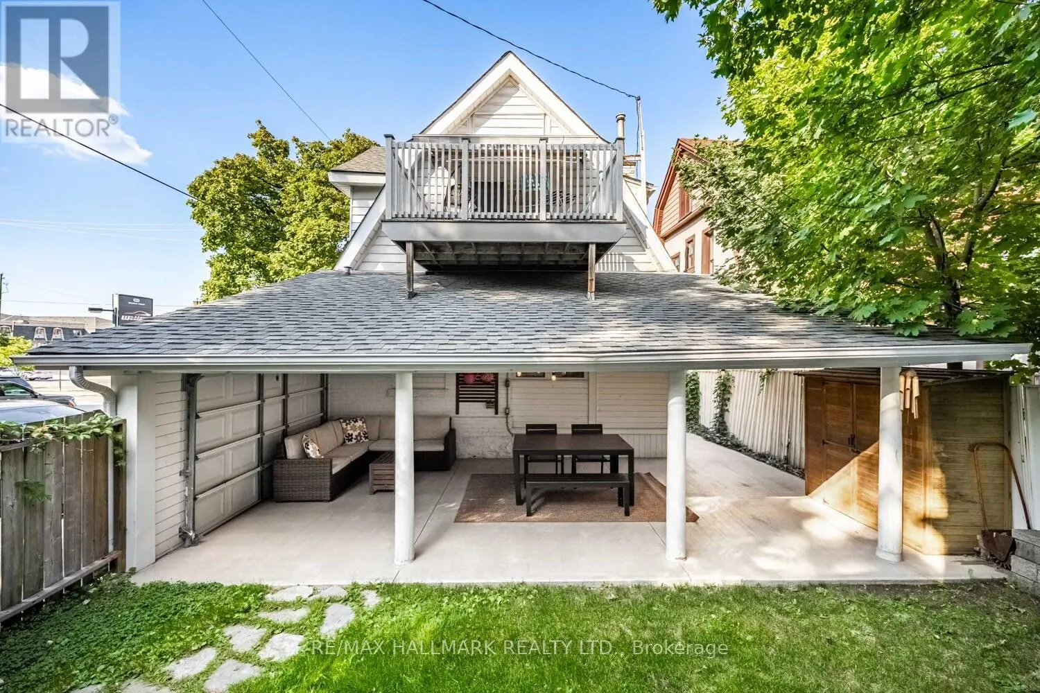 407 ABERDEEN AVENUE