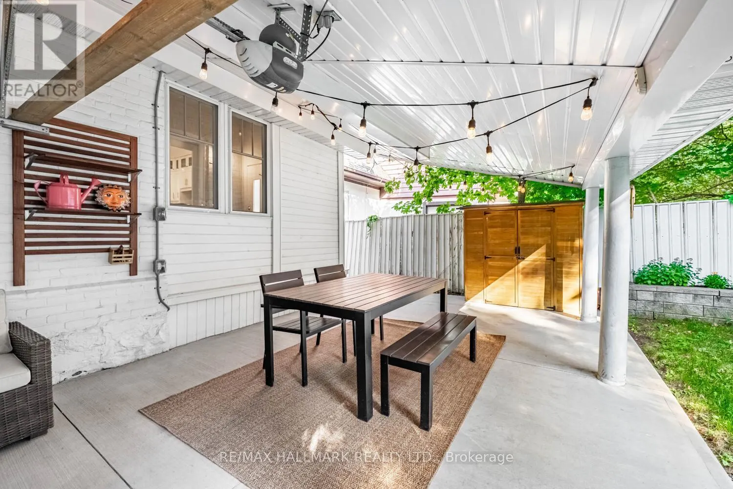 407 ABERDEEN AVENUE