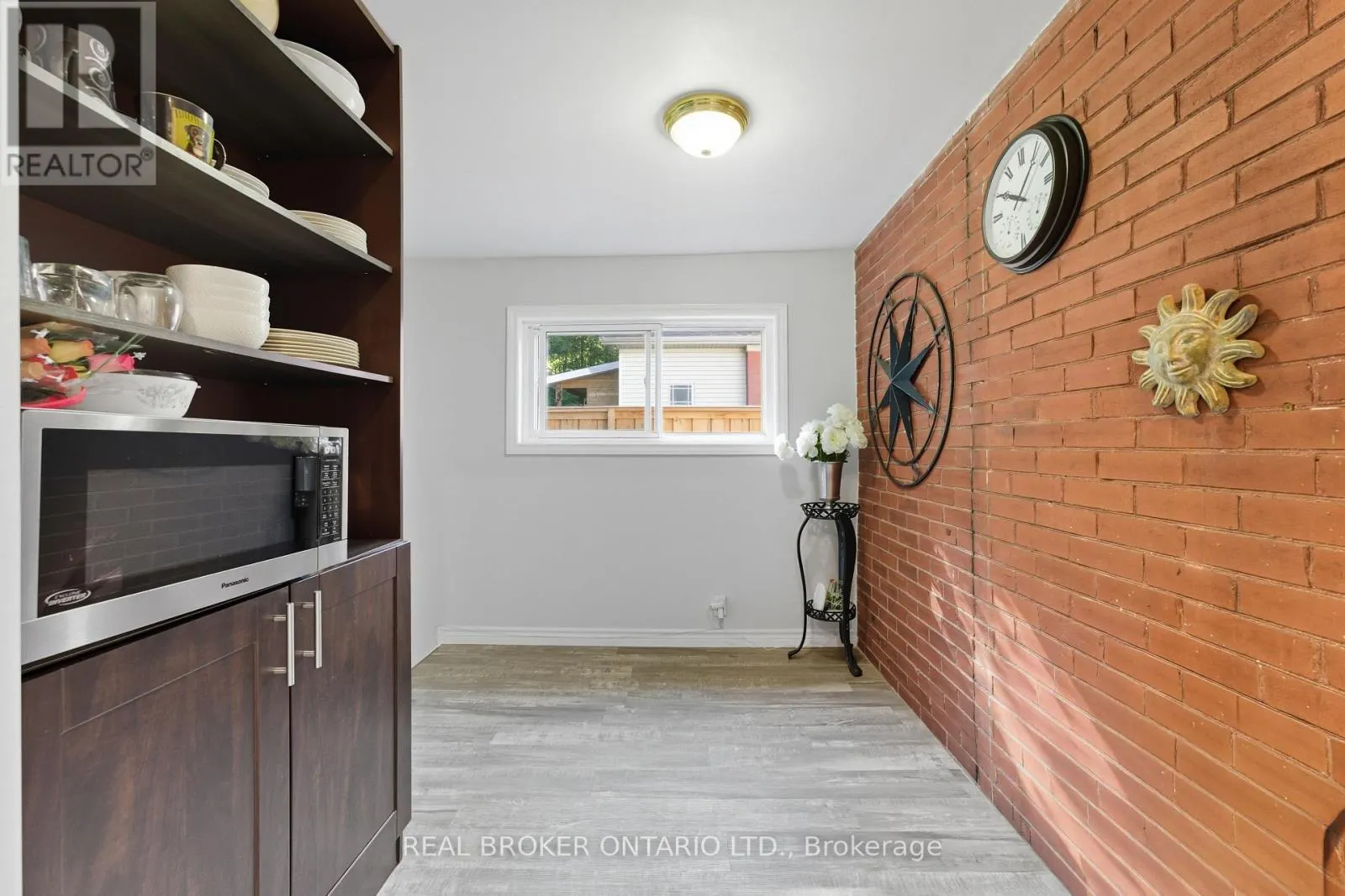 81 BEECH AVENUE