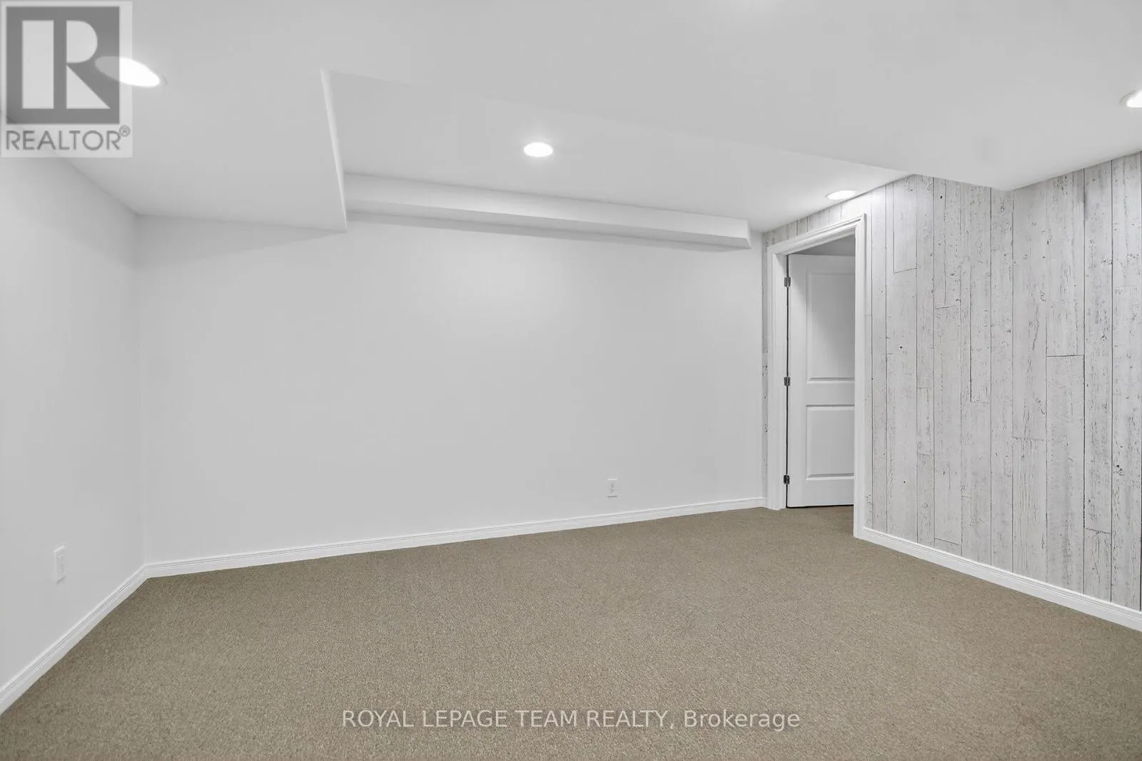 6 STONECROFT TERRACE