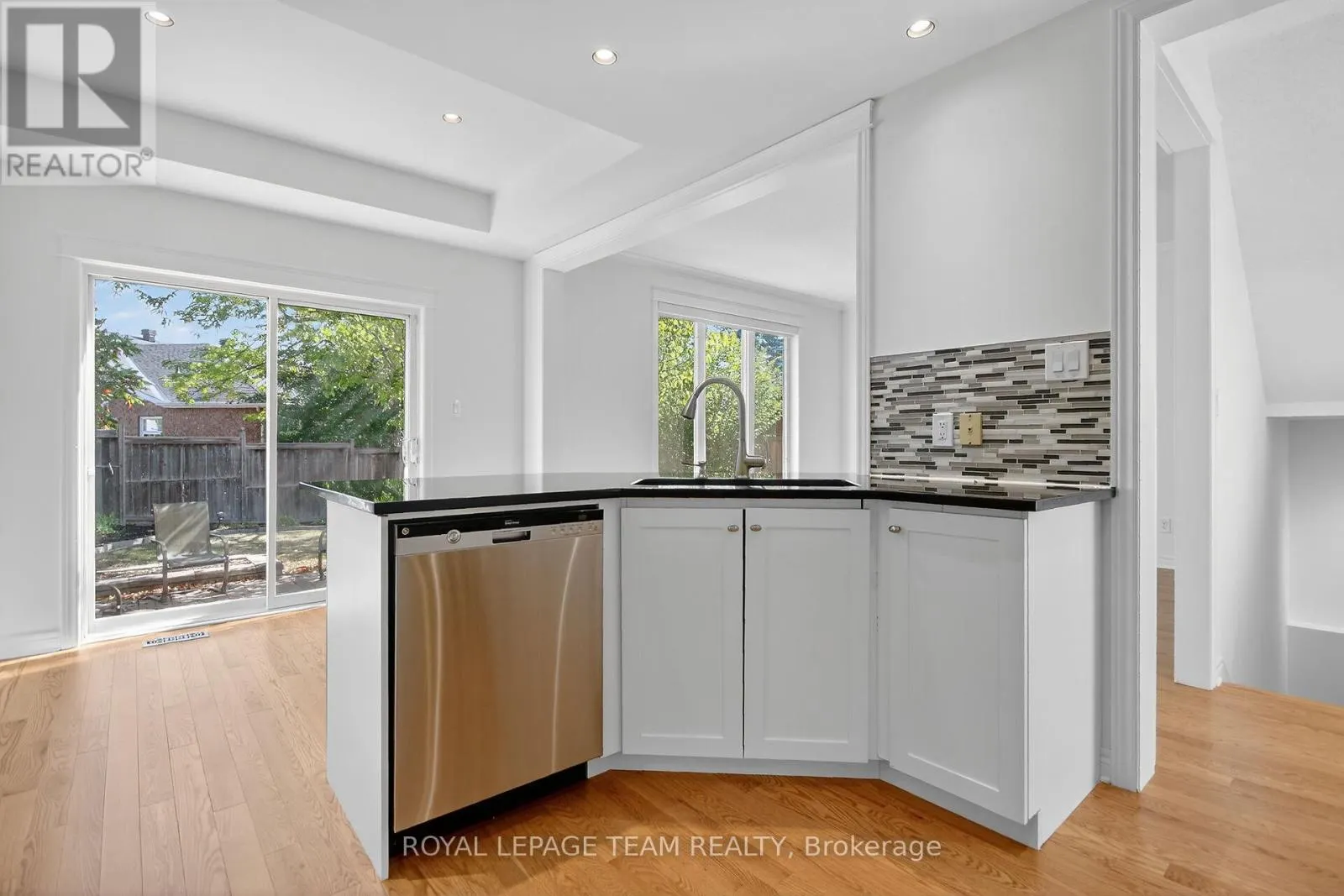 6 STONECROFT TERRACE