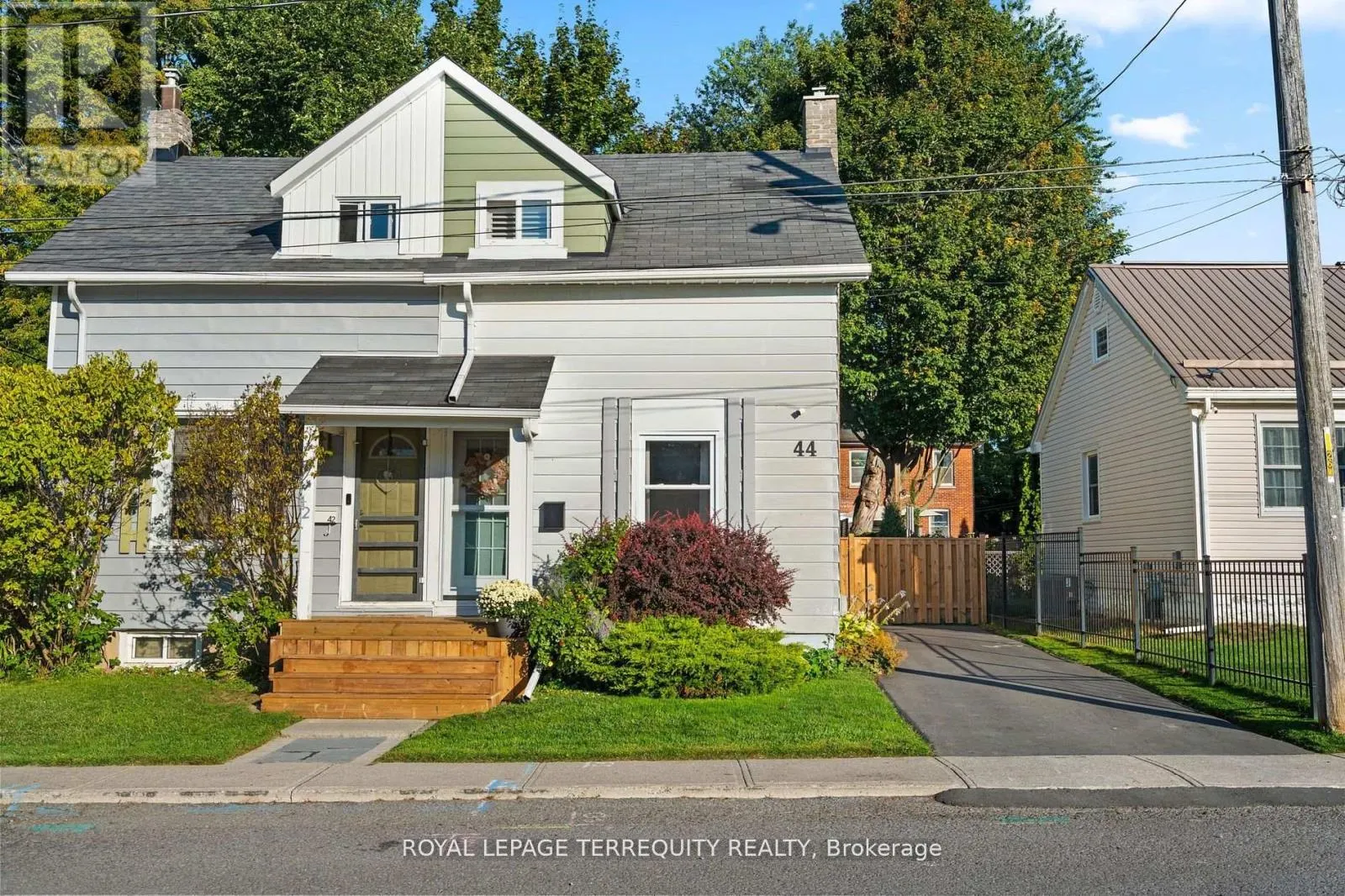44 YOUNG STREET