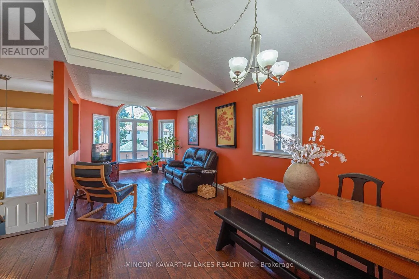 850 HEMLOCK STREET