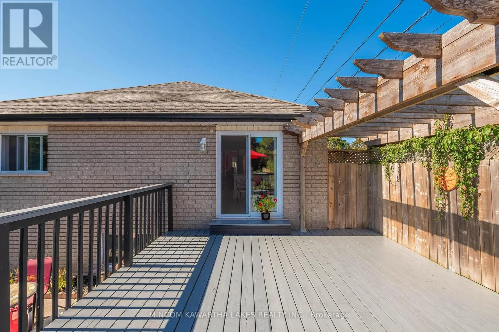 850 HEMLOCK STREET