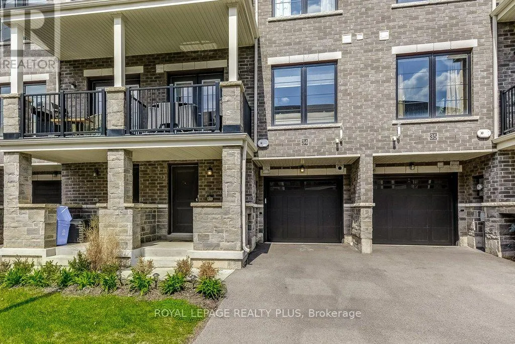 34 - 383 DUNDAS STREET E