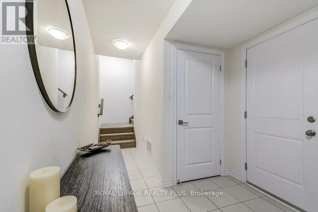 34 - 383 DUNDAS STREET E