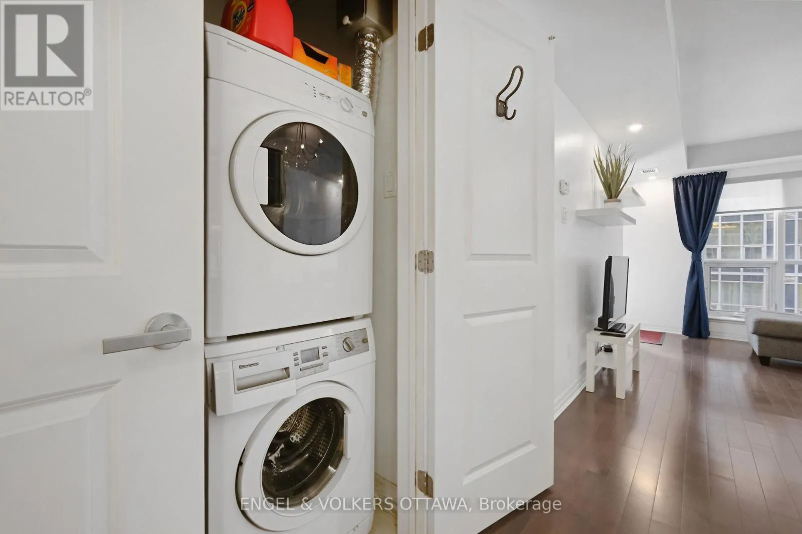 707 - 195 BESSERER STREET