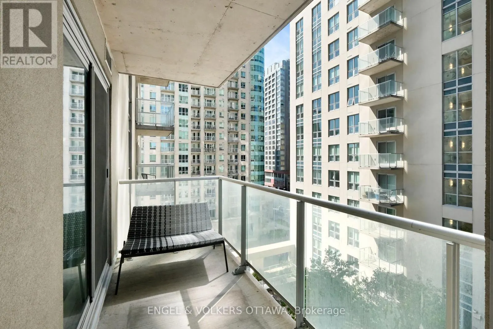 707 - 195 BESSERER STREET