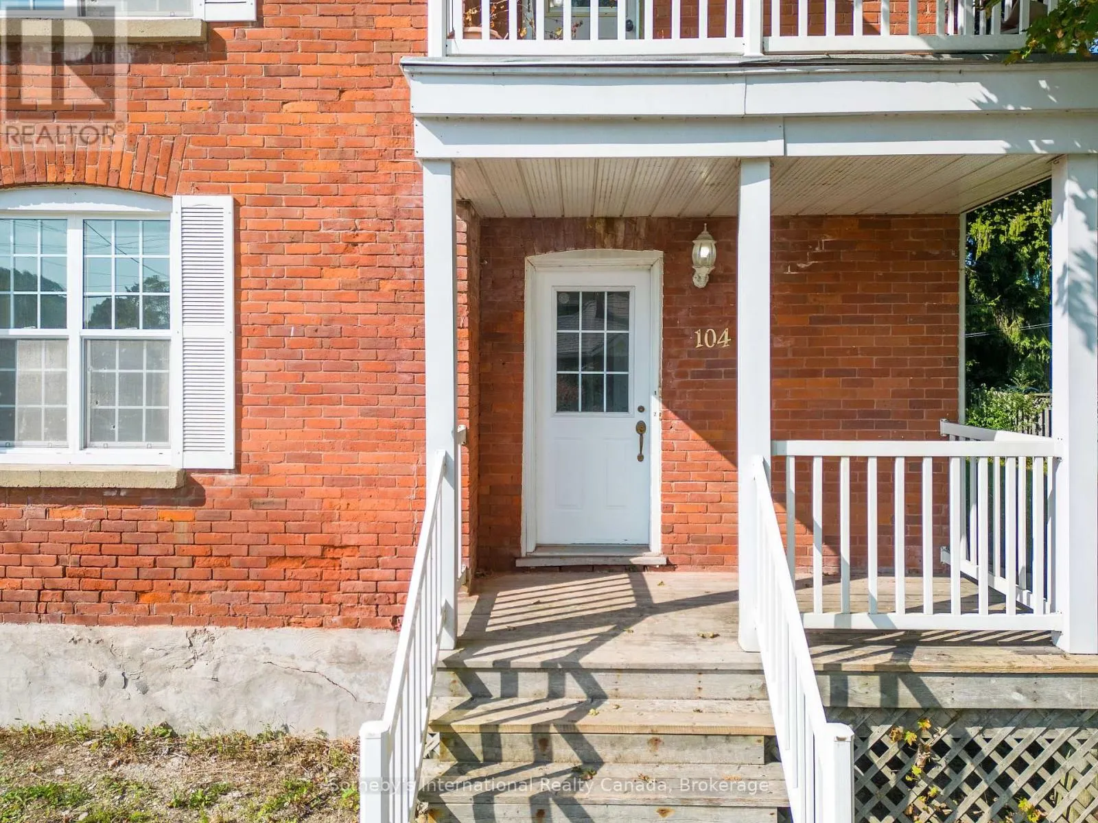 104 SYKES STREET S