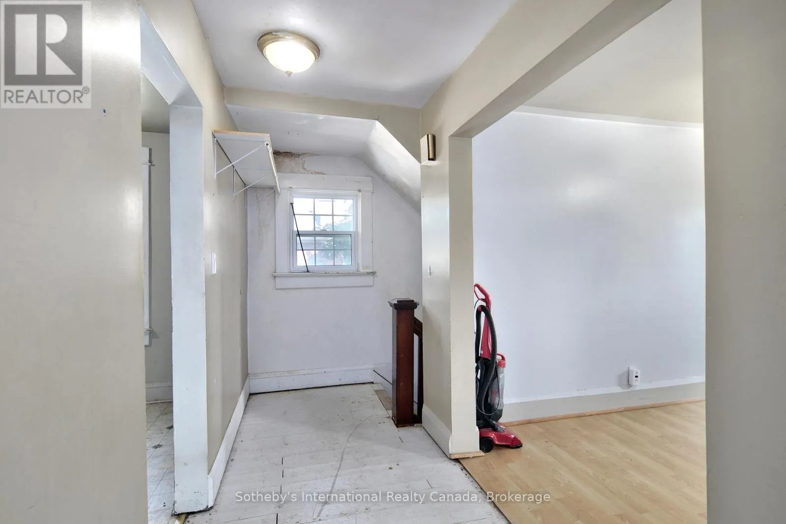 104 SYKES STREET S