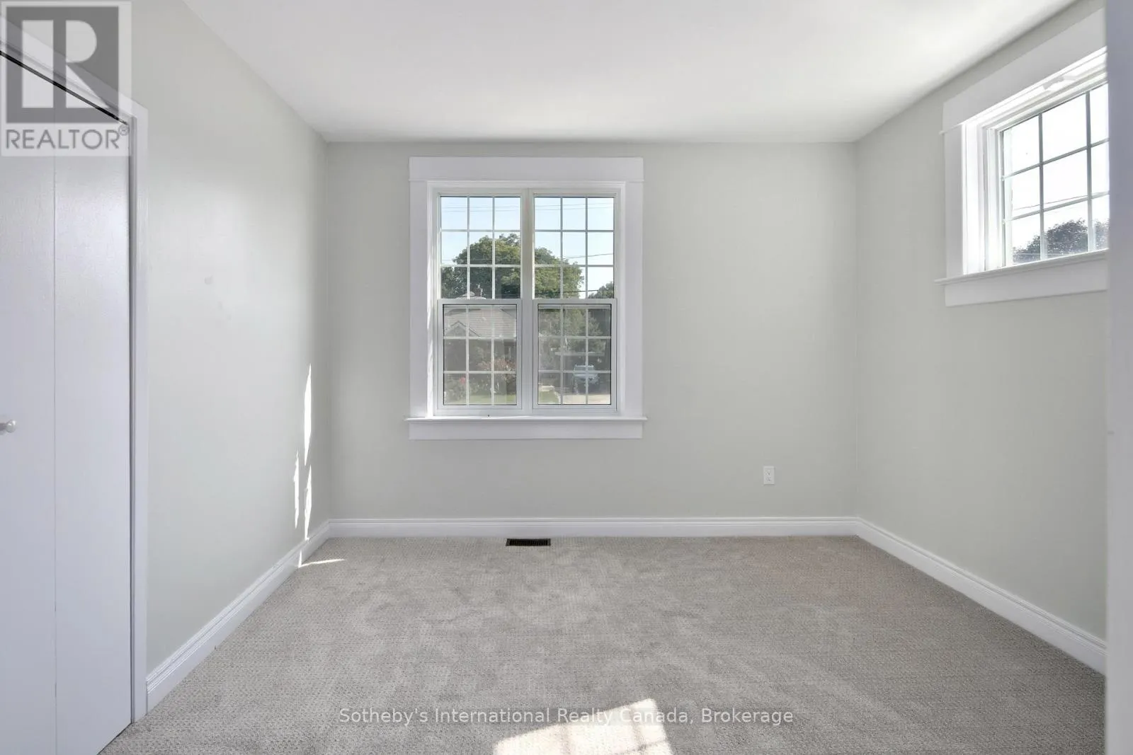 104 SYKES STREET S