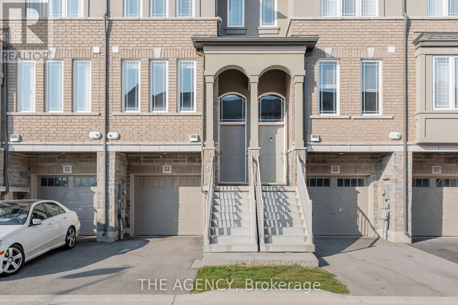 53 AQUARIUS CRESCENT