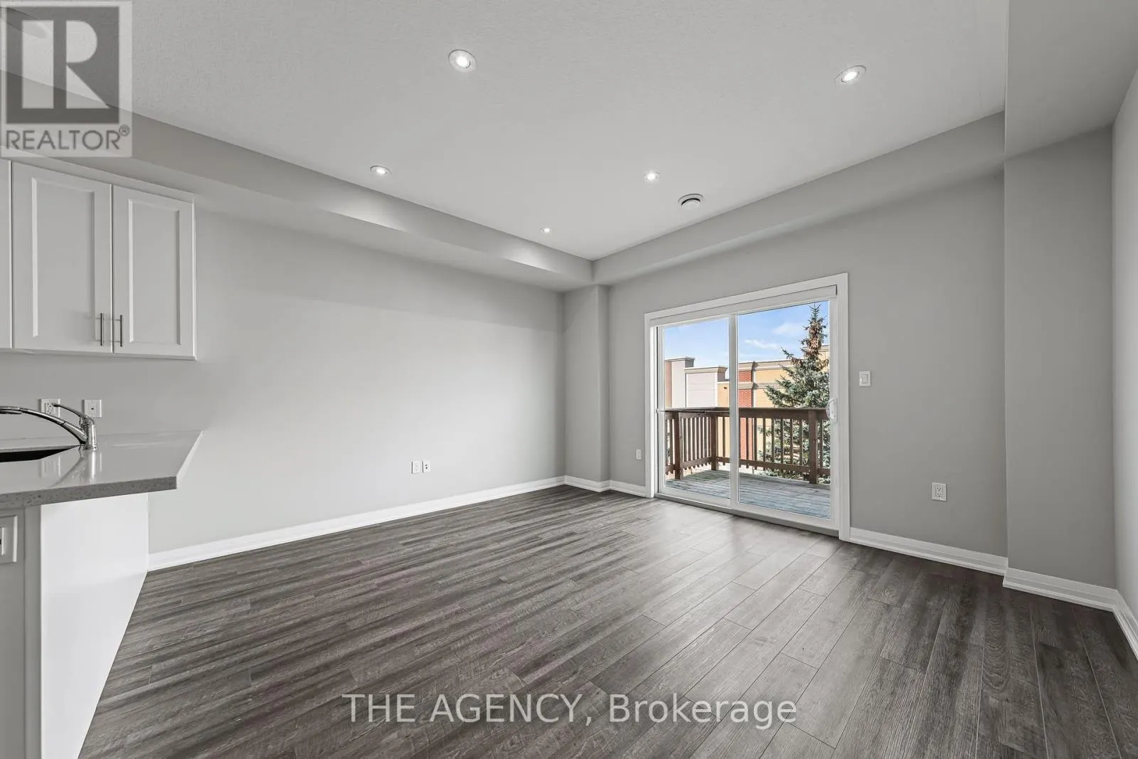 53 AQUARIUS CRESCENT