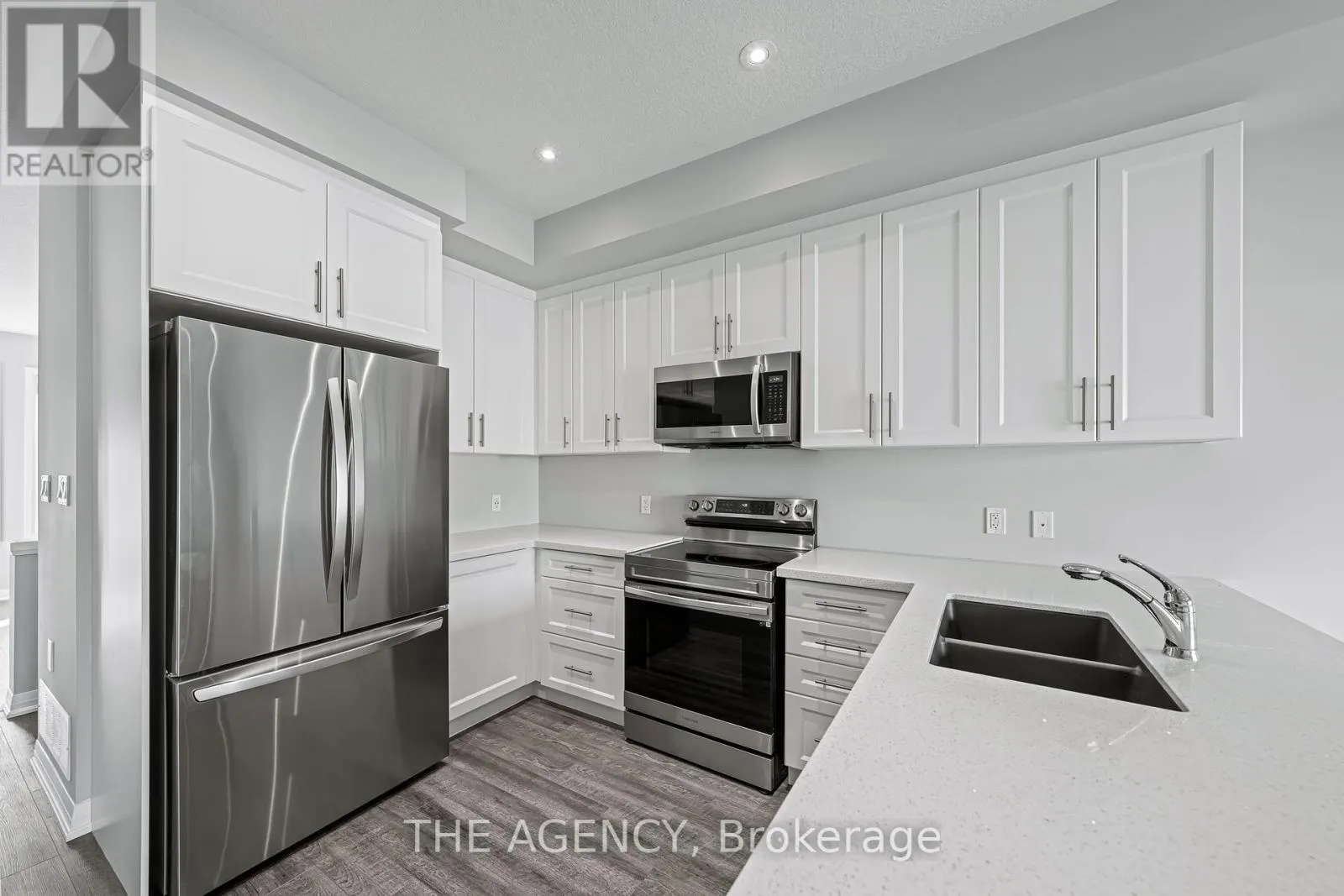 53 AQUARIUS CRESCENT