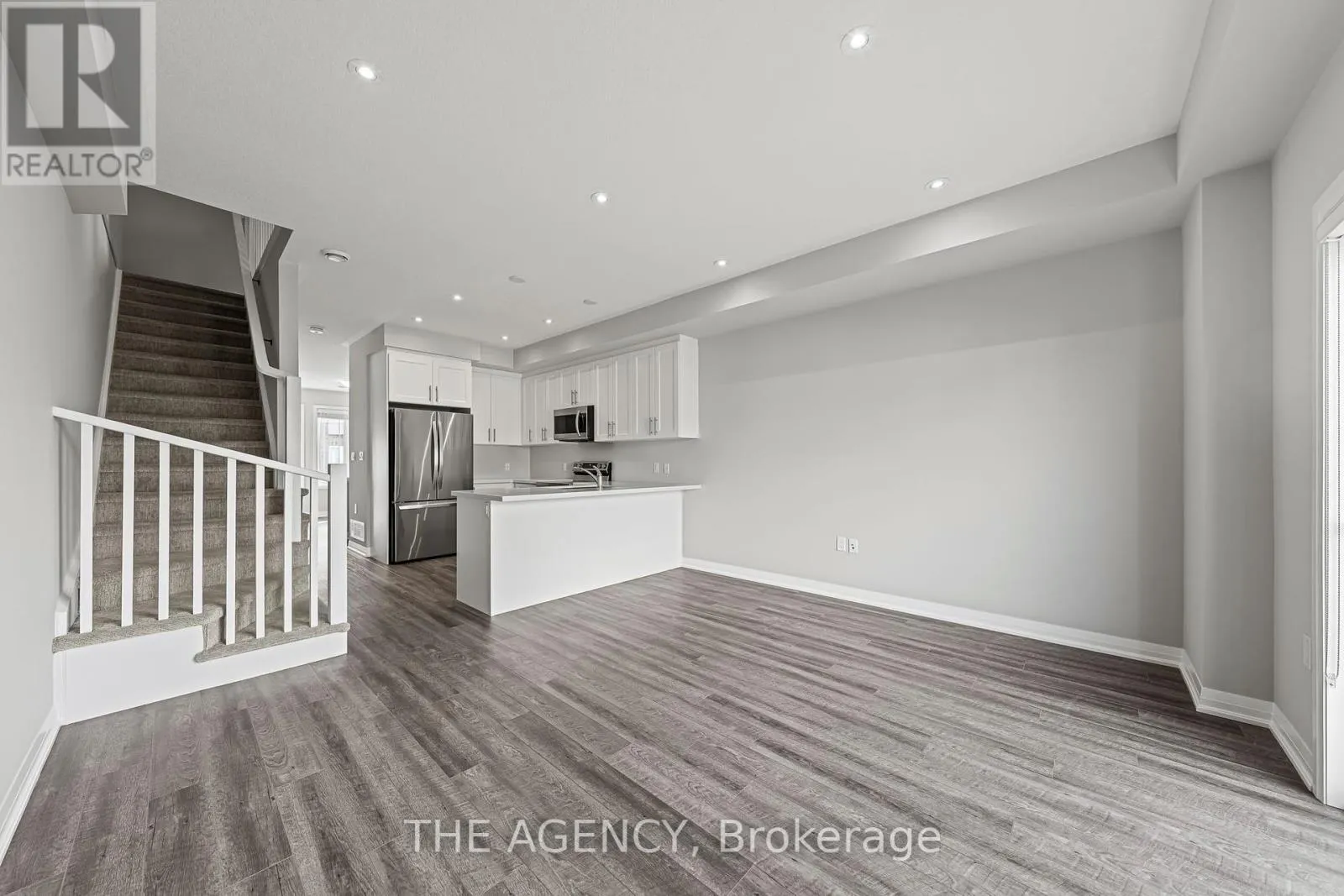 53 AQUARIUS CRESCENT