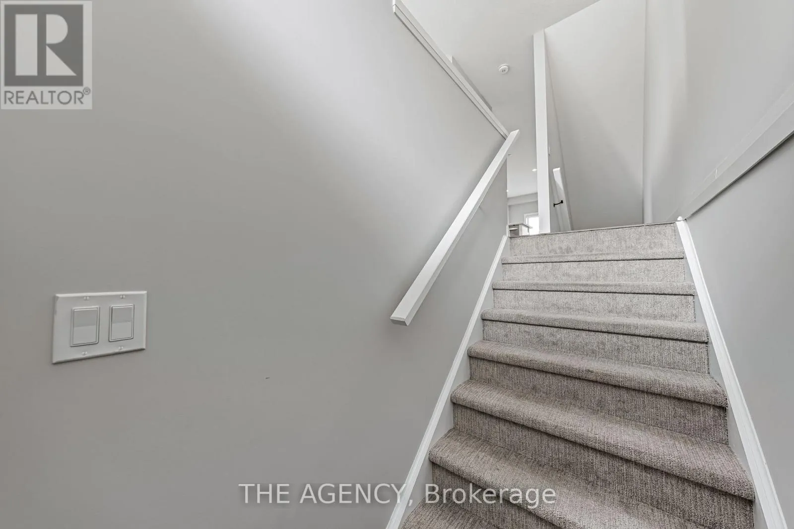 53 AQUARIUS CRESCENT