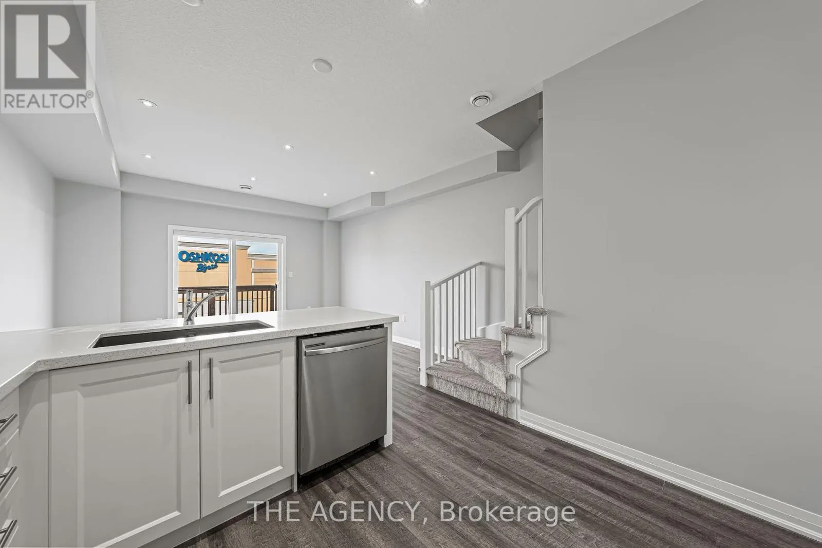 53 AQUARIUS CRESCENT