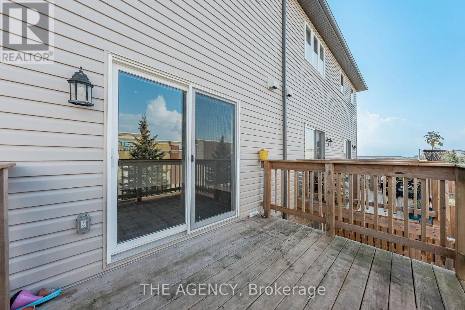53 AQUARIUS CRESCENT