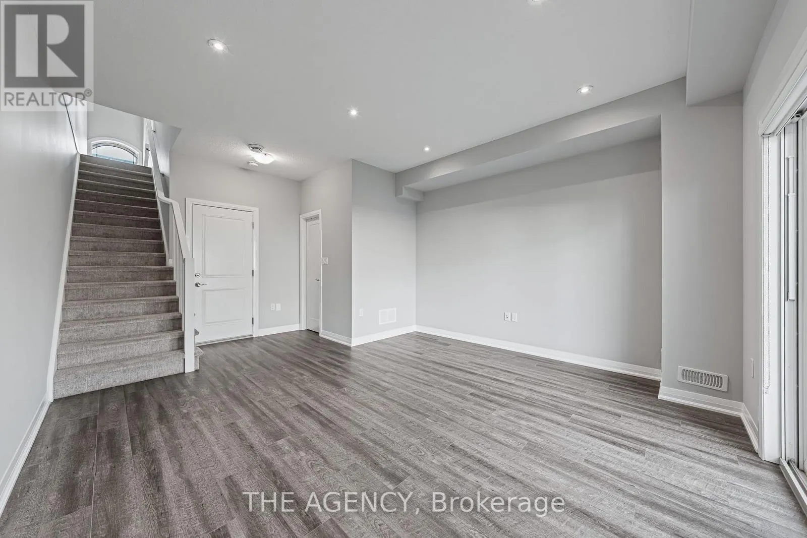 53 AQUARIUS CRESCENT