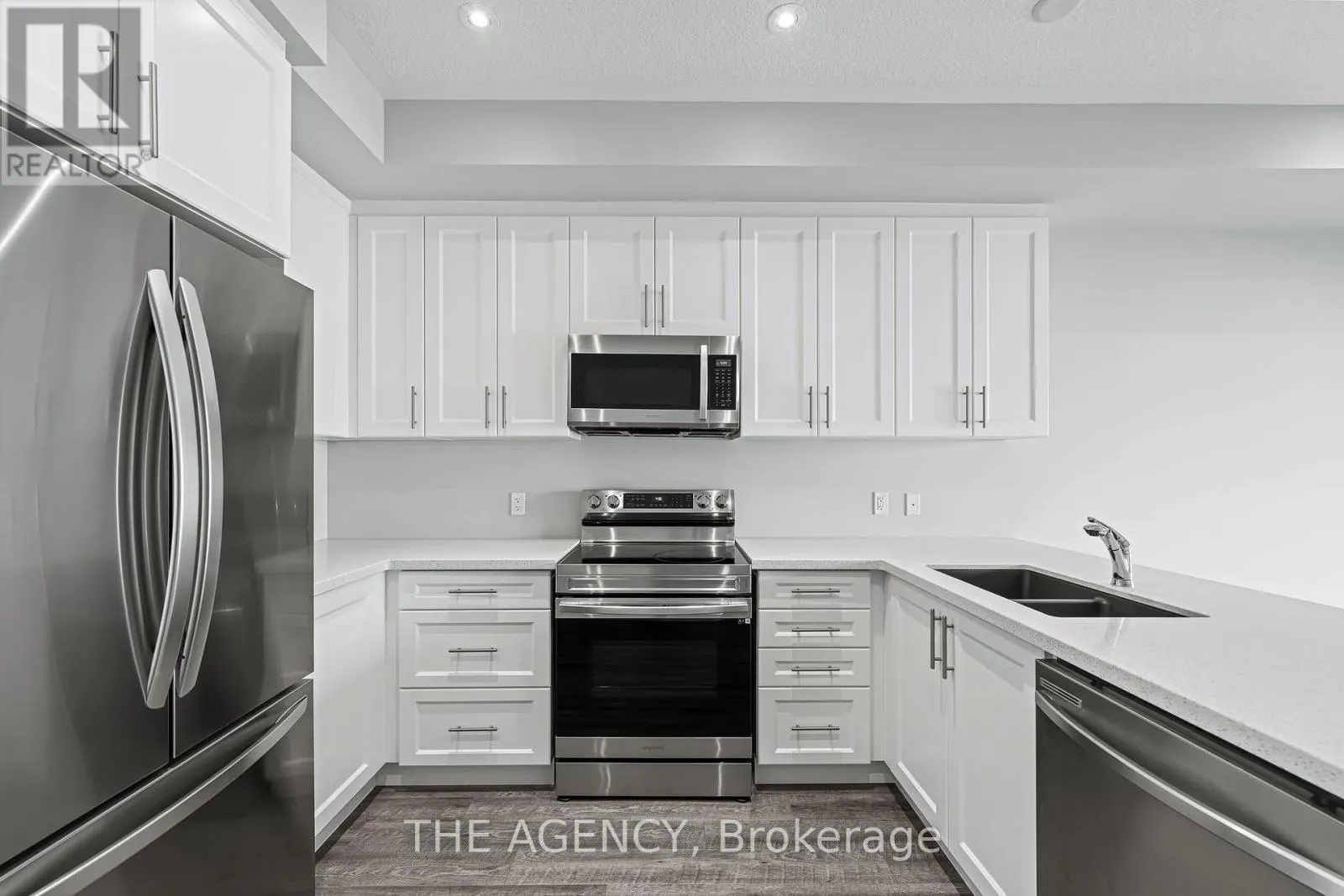 53 AQUARIUS CRESCENT
