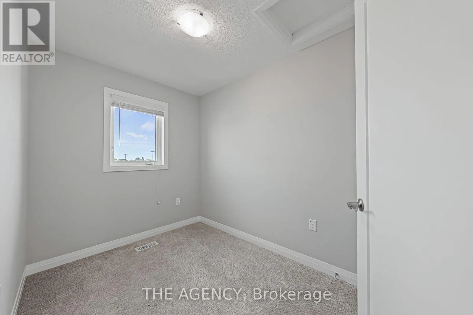 53 AQUARIUS CRESCENT