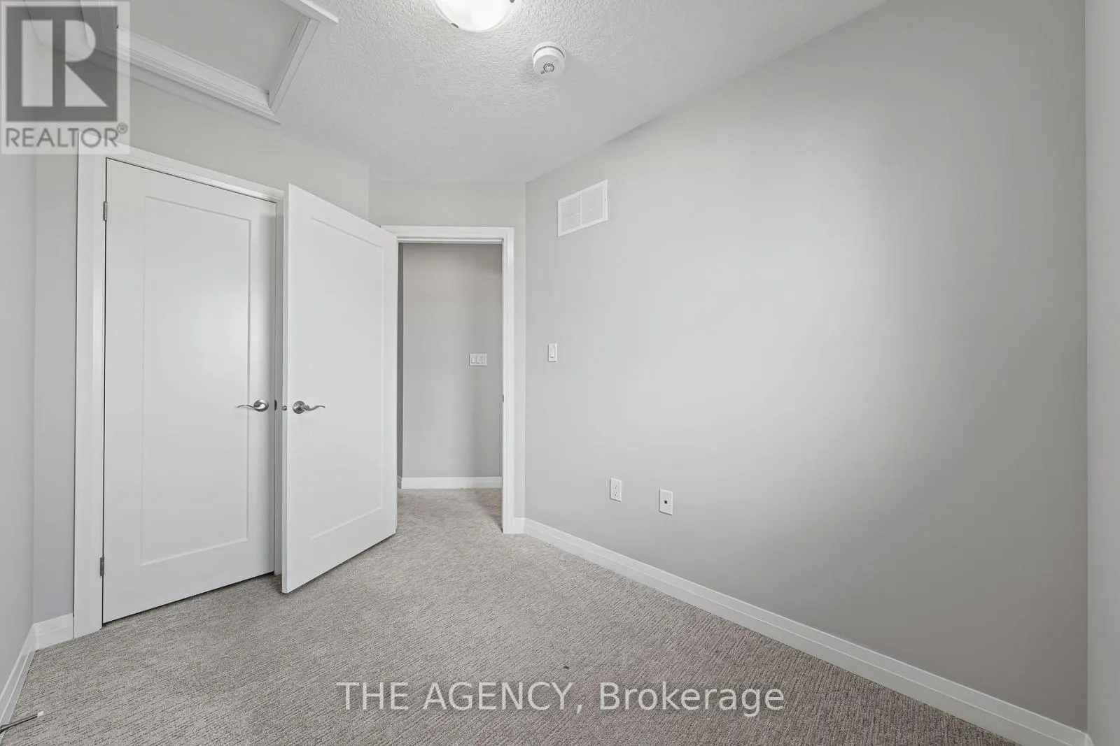 53 AQUARIUS CRESCENT