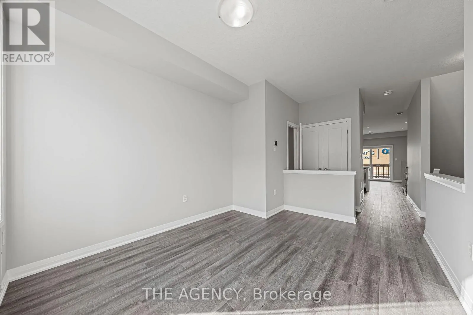 53 AQUARIUS CRESCENT