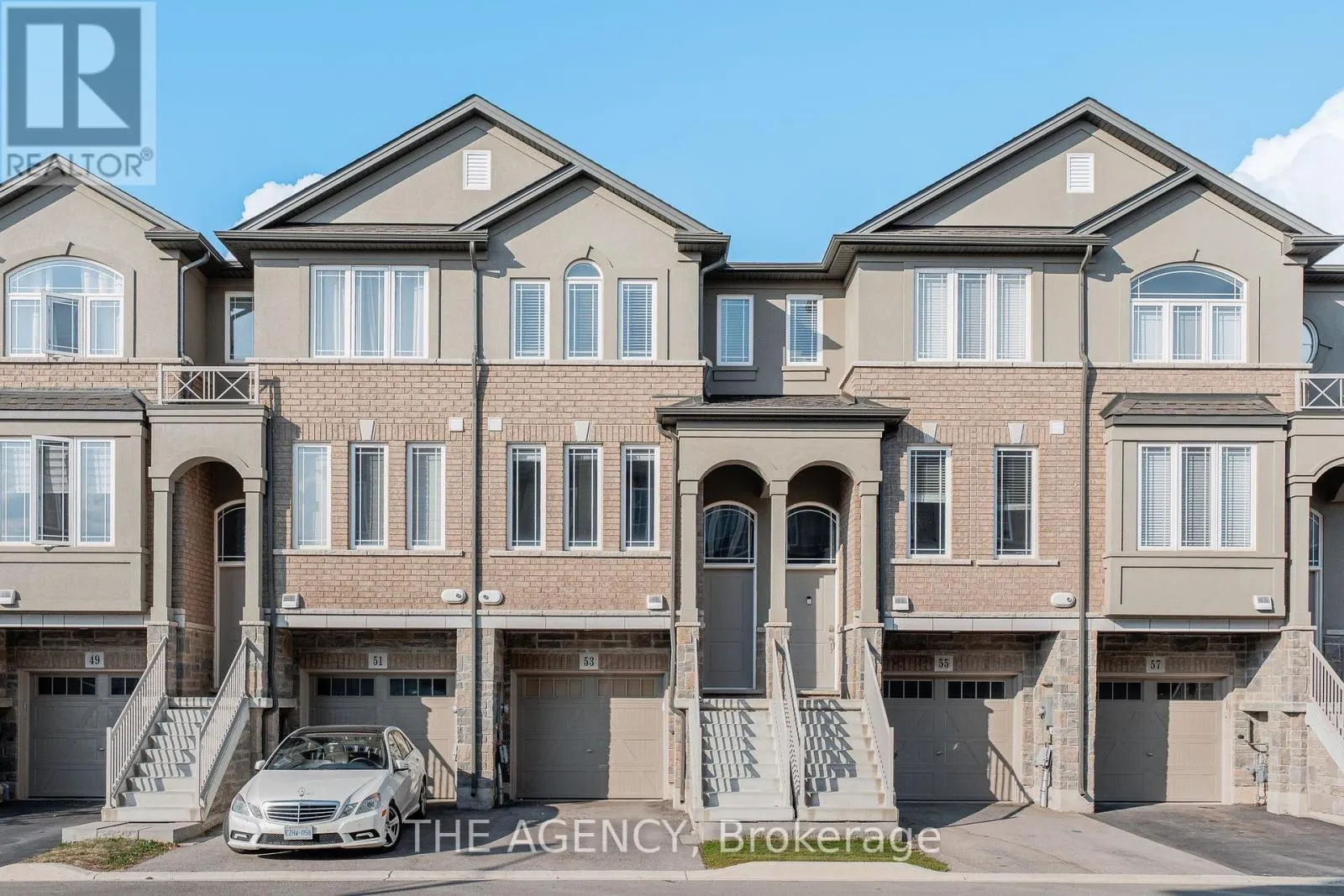 53 AQUARIUS CRESCENT