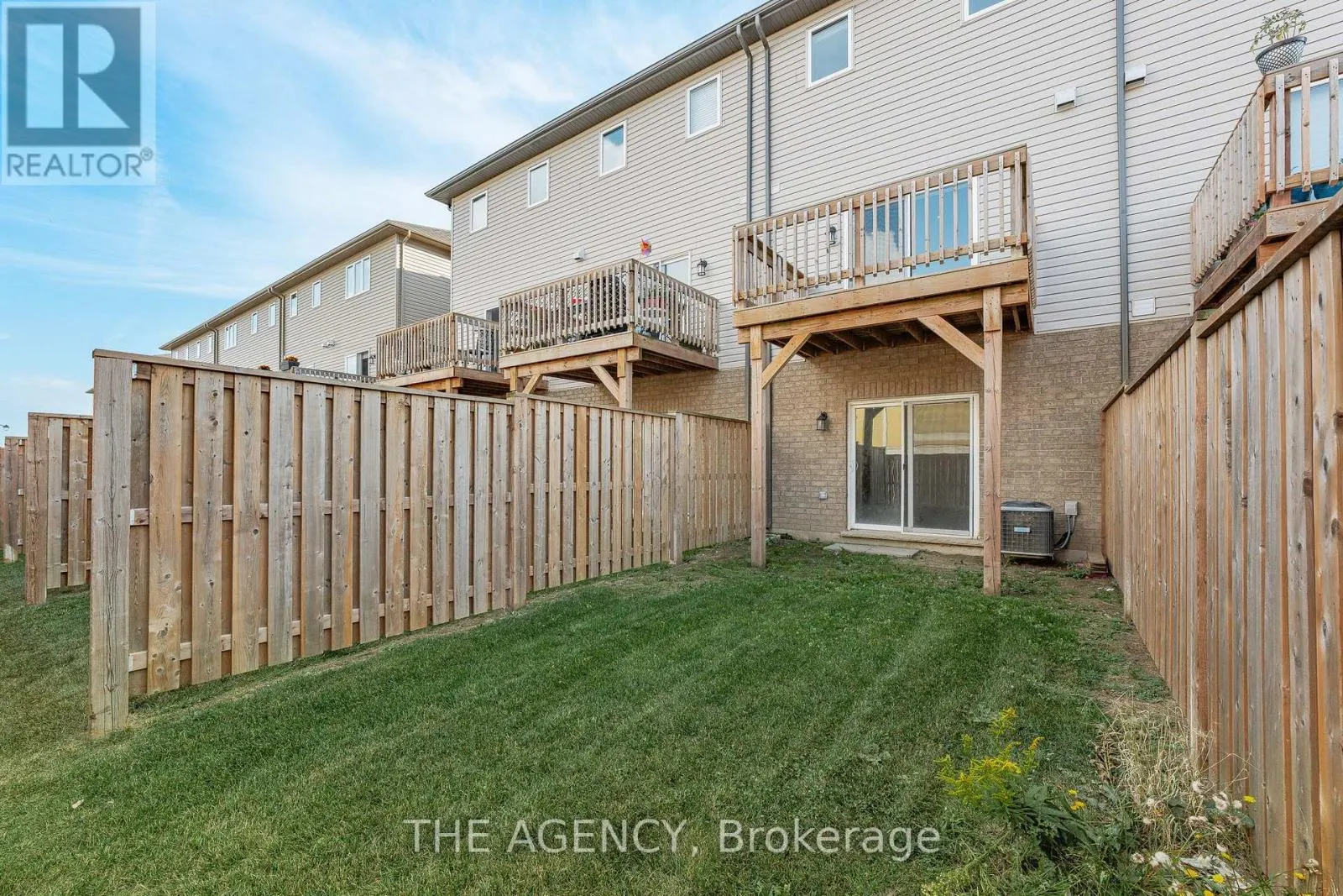 53 AQUARIUS CRESCENT