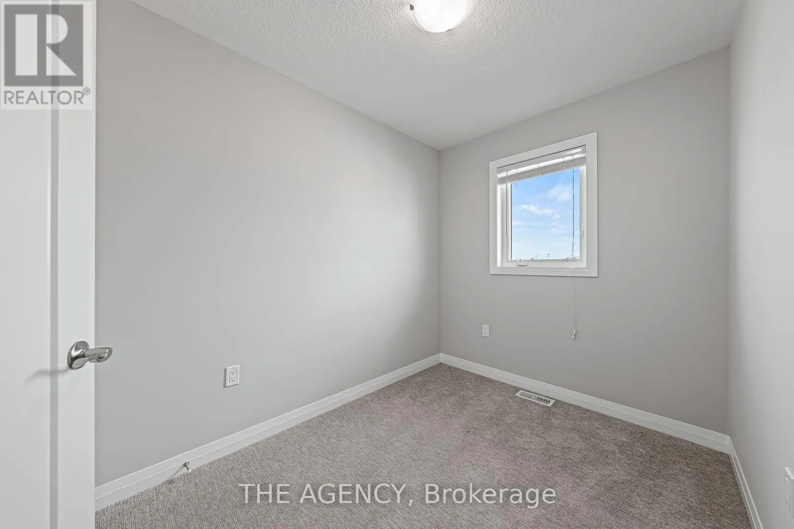 53 AQUARIUS CRESCENT