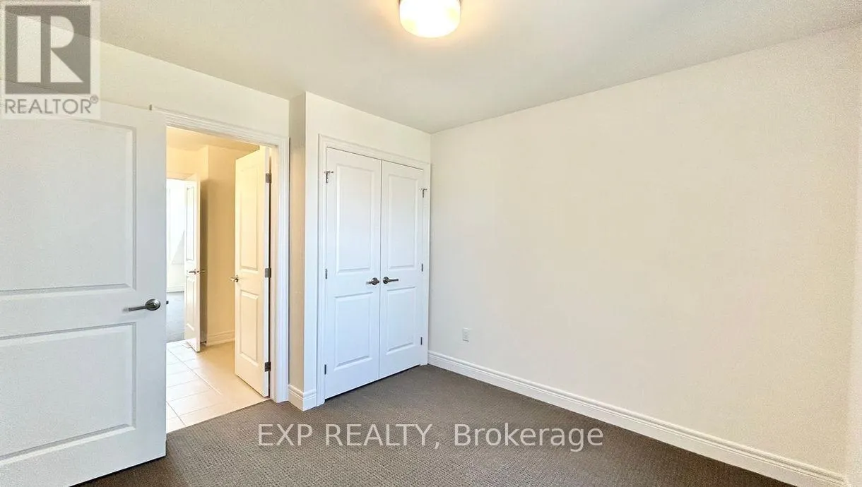 4 PARADISE GROVE
