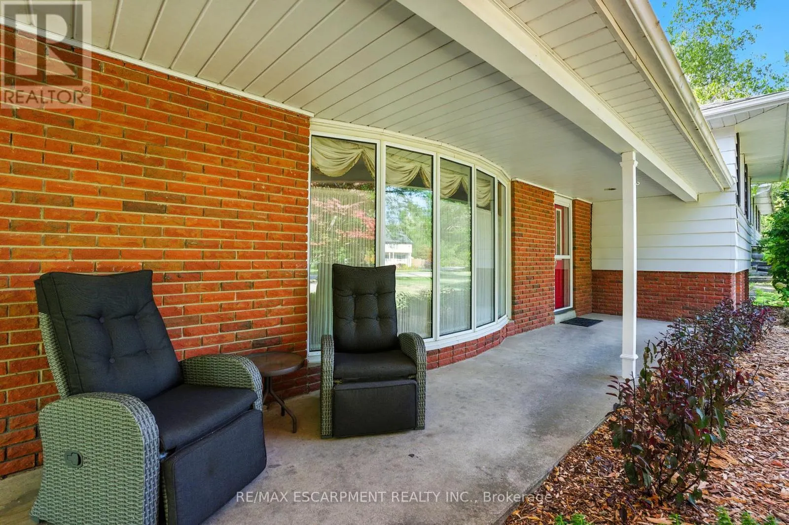 961 GARDEN LANE