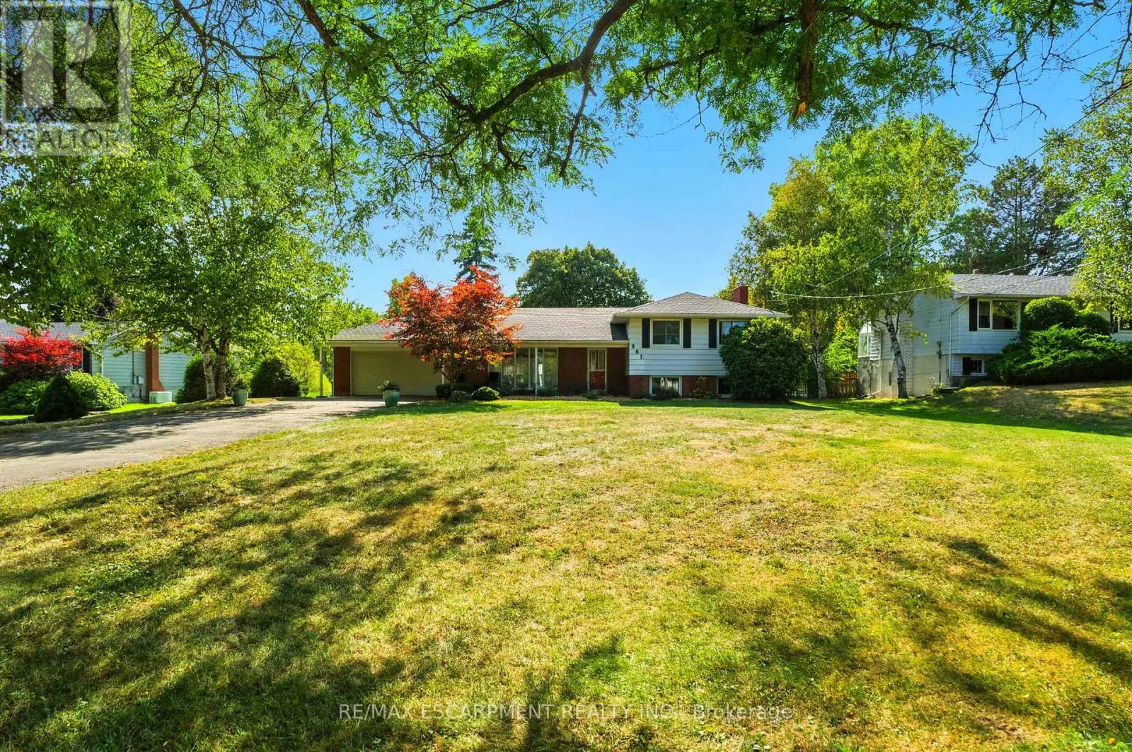 961 GARDEN LANE