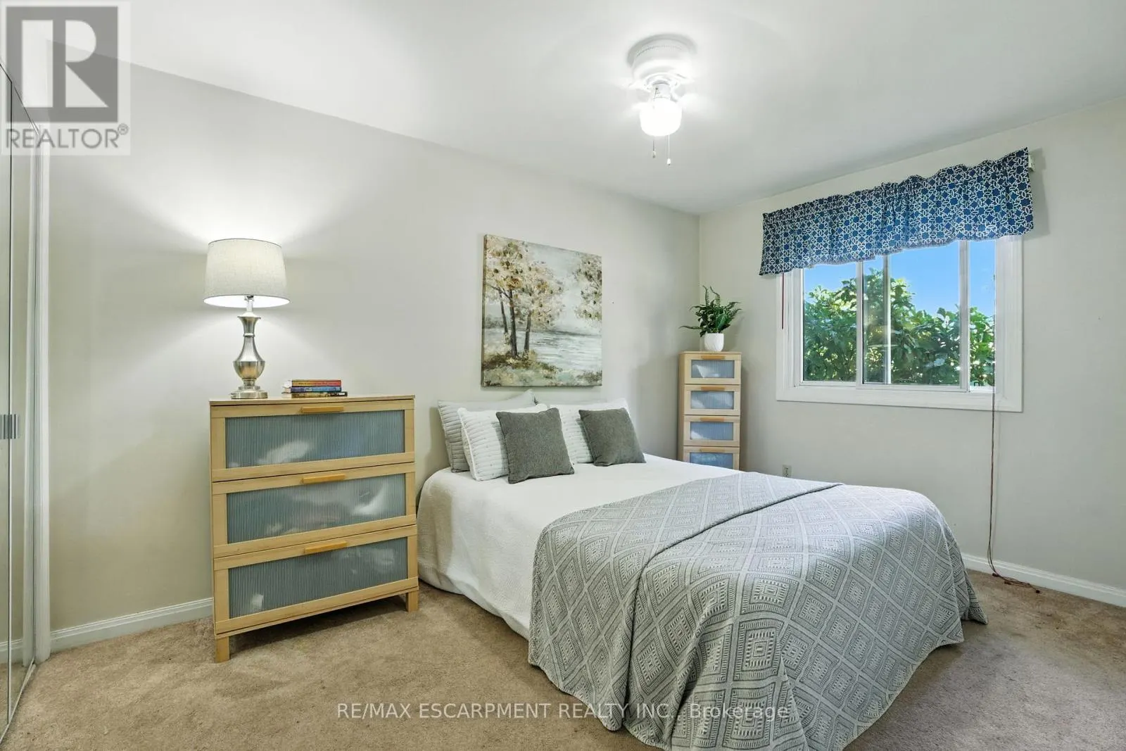 961 GARDEN LANE