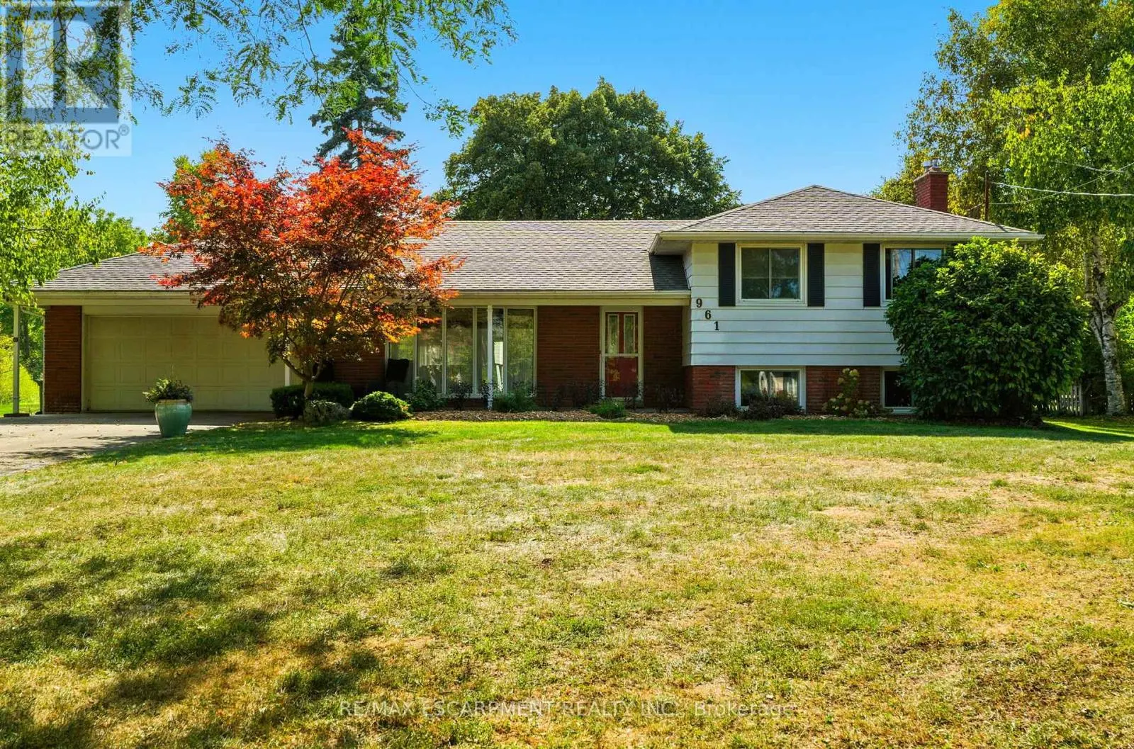 961 GARDEN LANE