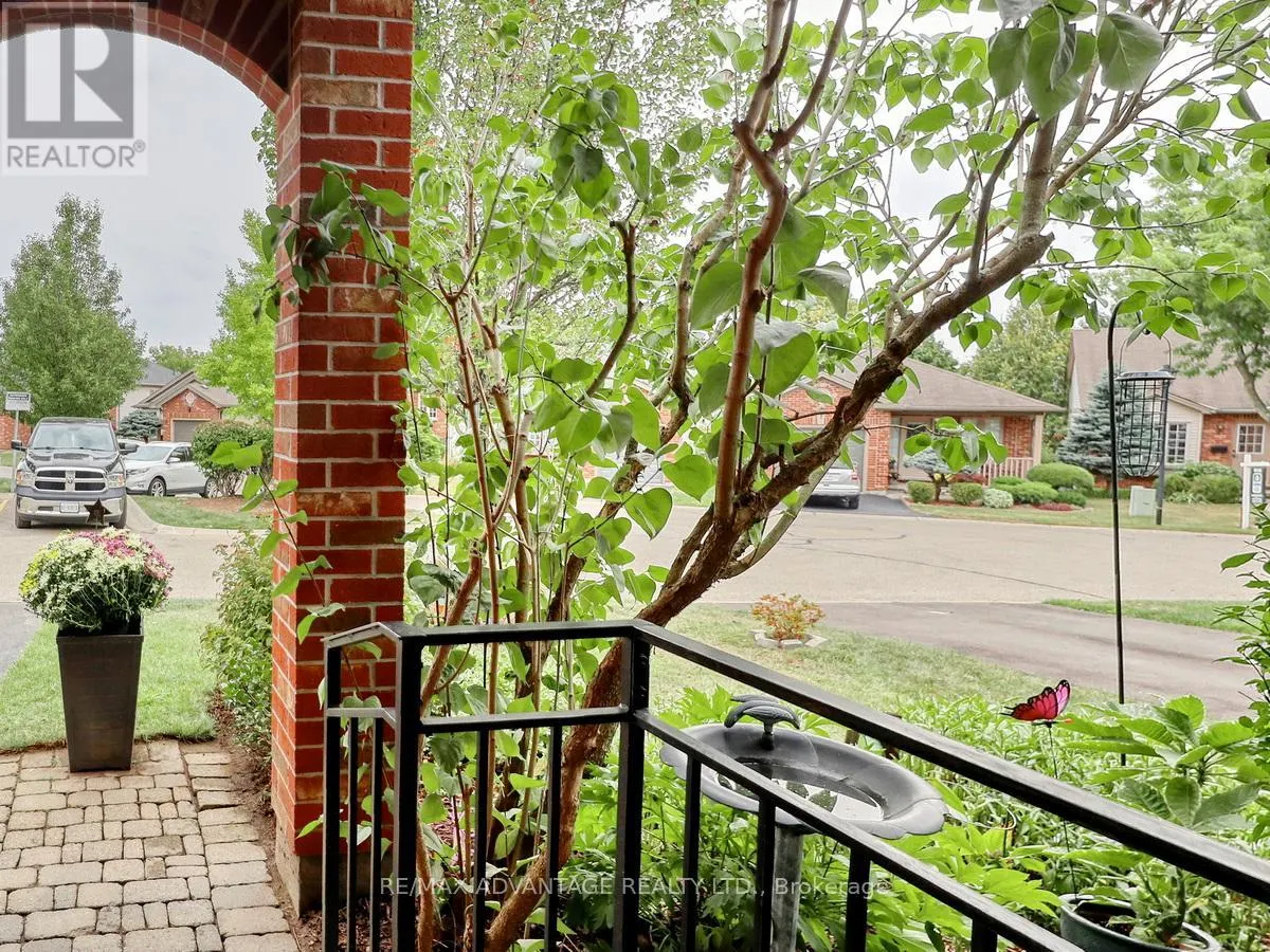21 - 59 PENNYBROOK CRESCENT, #21