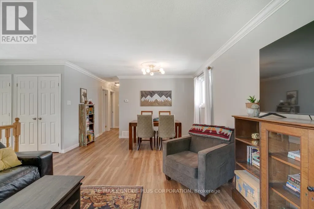 577 MACKECHNIE CRESCENT