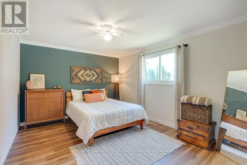 577 MACKECHNIE CRESCENT