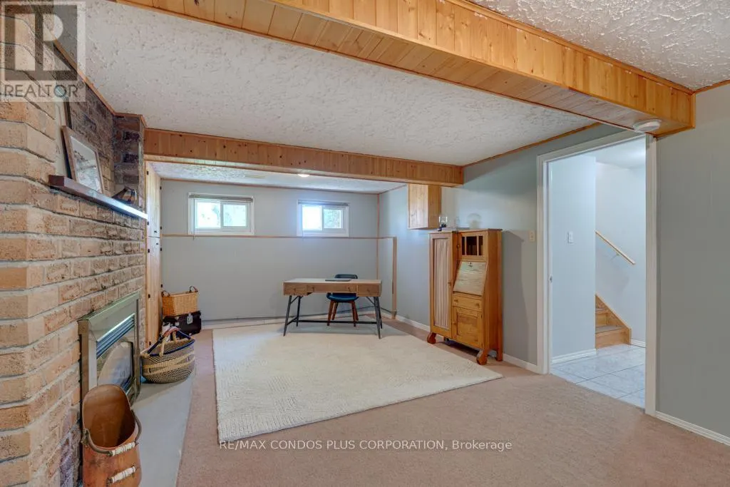 577 MACKECHNIE CRESCENT