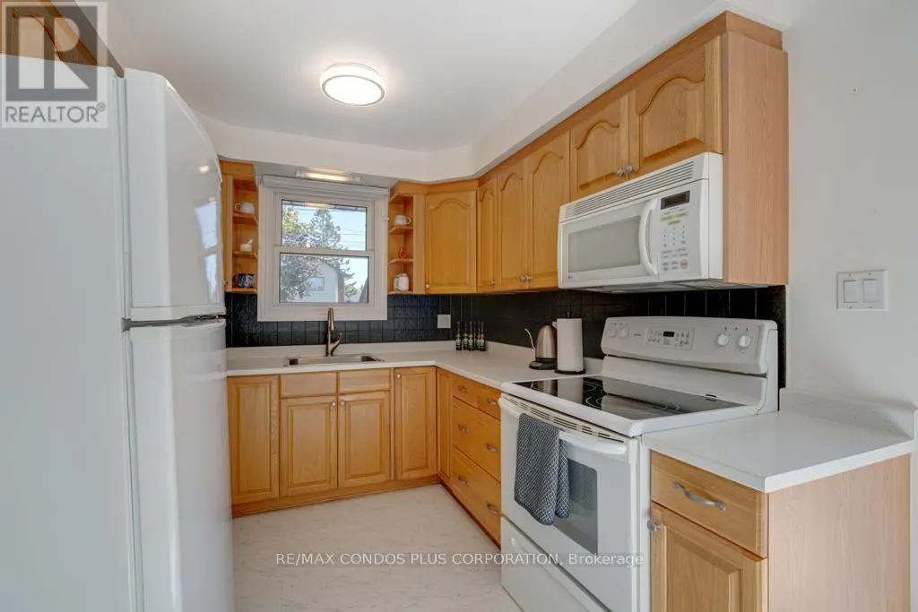 577 MACKECHNIE CRESCENT