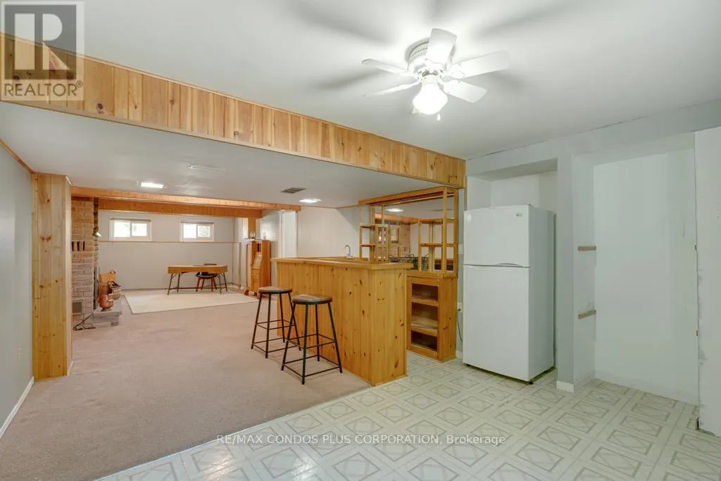 577 MACKECHNIE CRESCENT