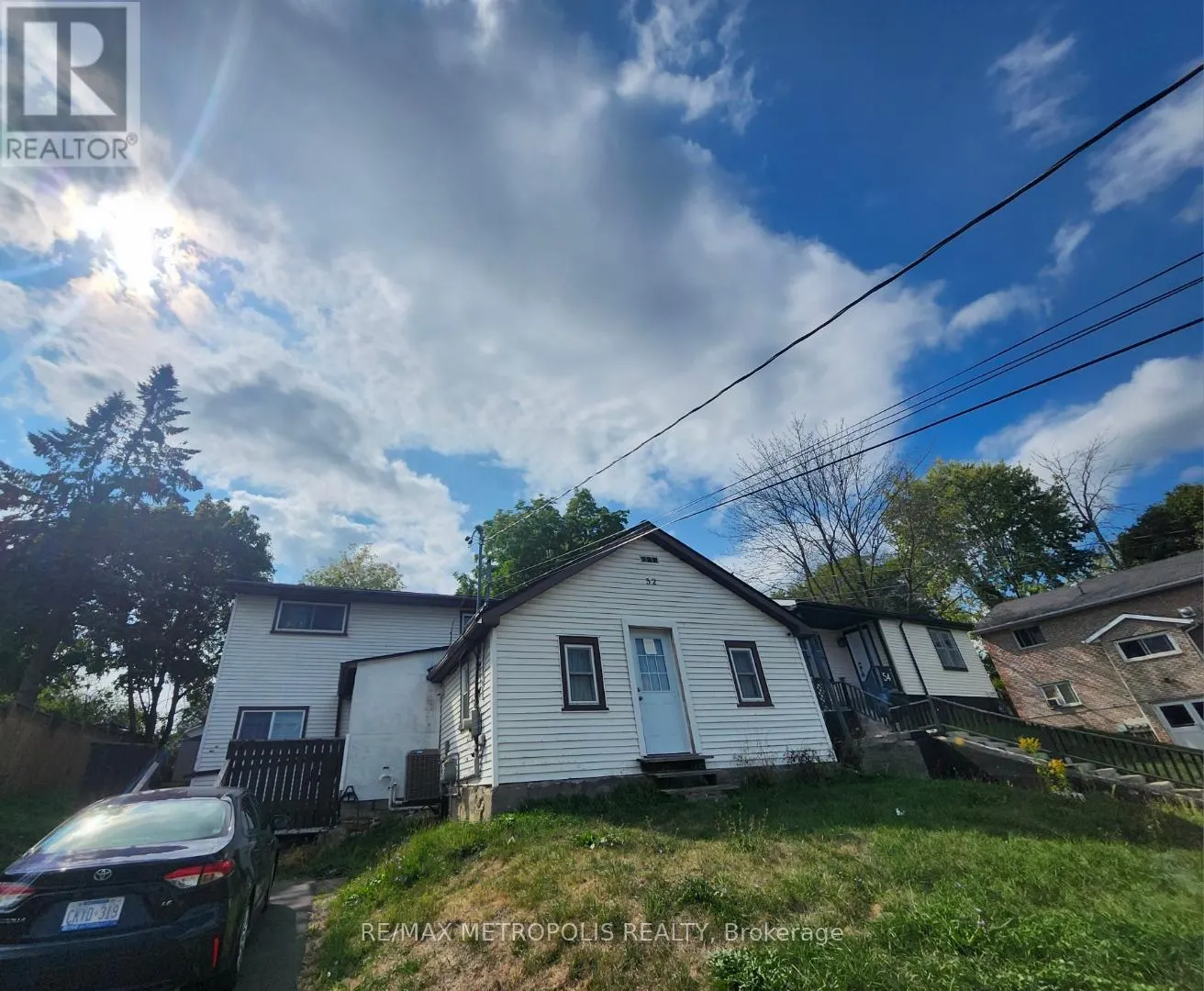 52 WALLBRIDGE CRESCENT