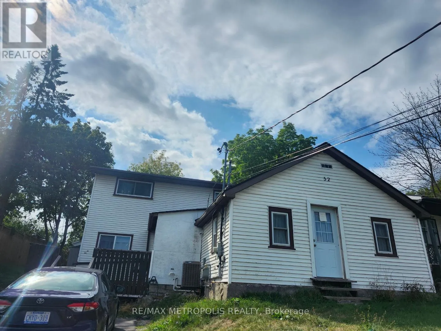 52 WALLBRIDGE CRESCENT