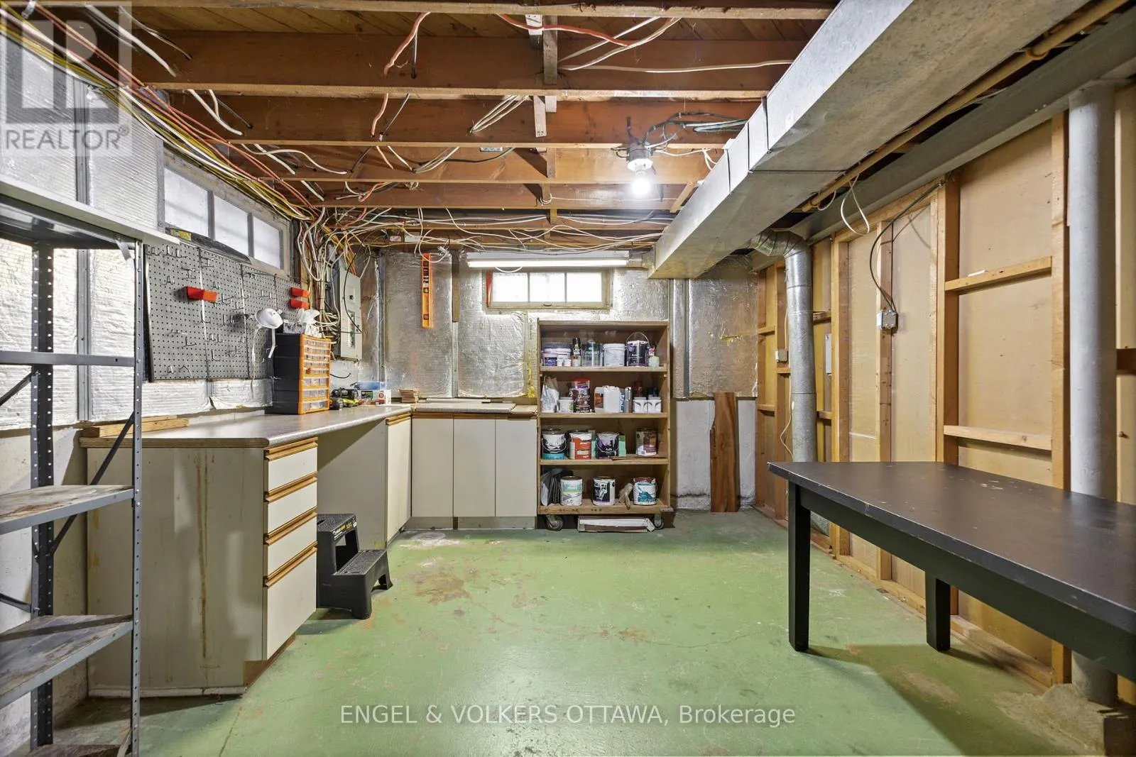 855 WESTON DRIVE