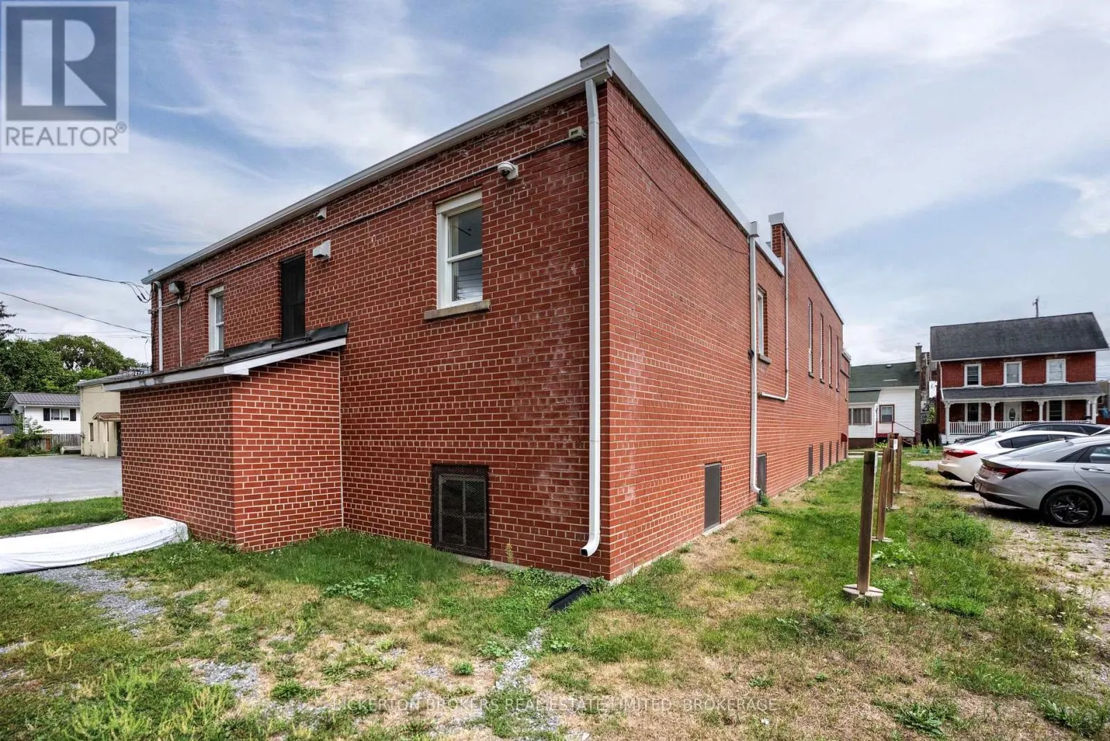 120 GARDEN STREET