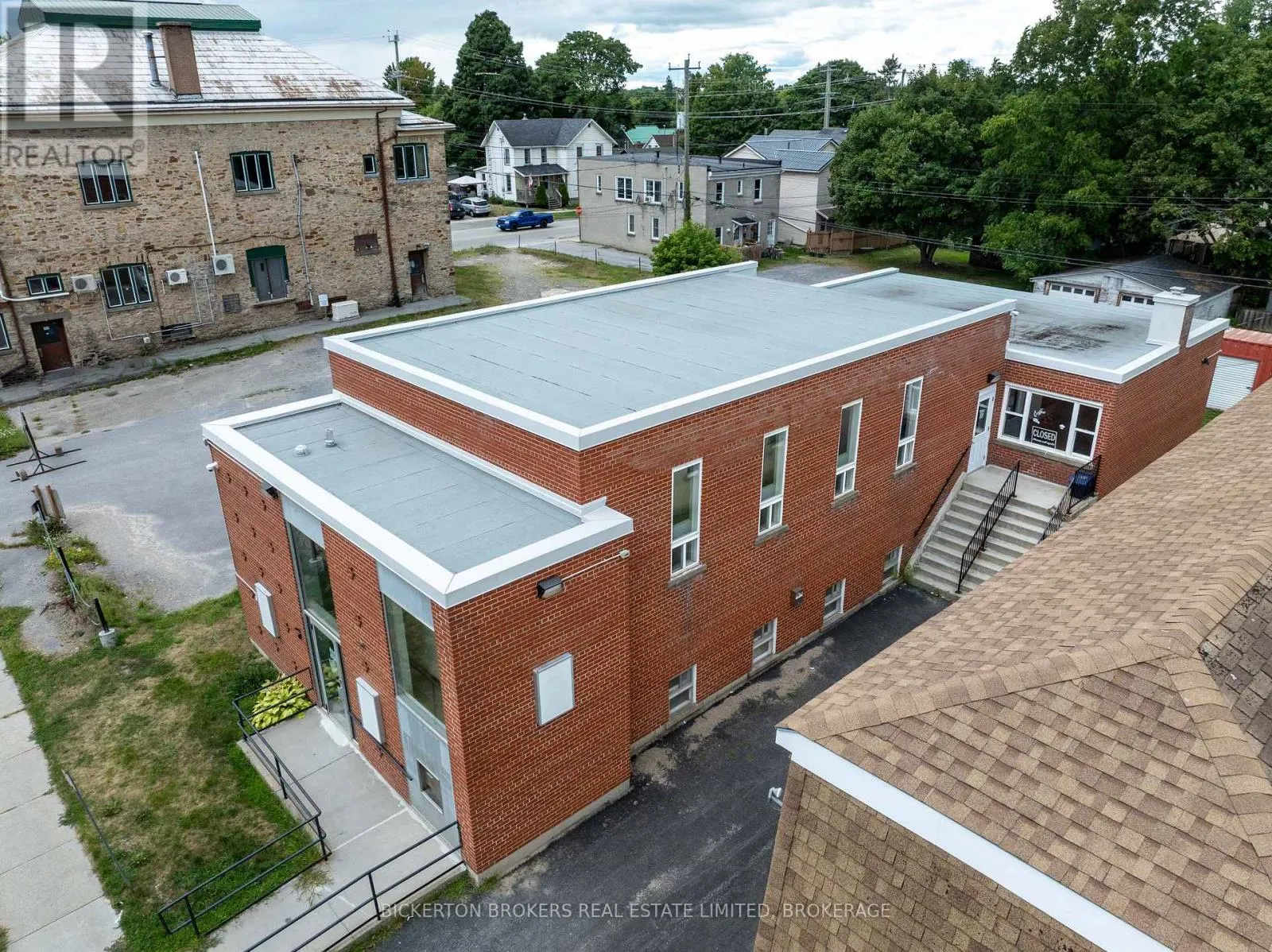 120 GARDEN STREET