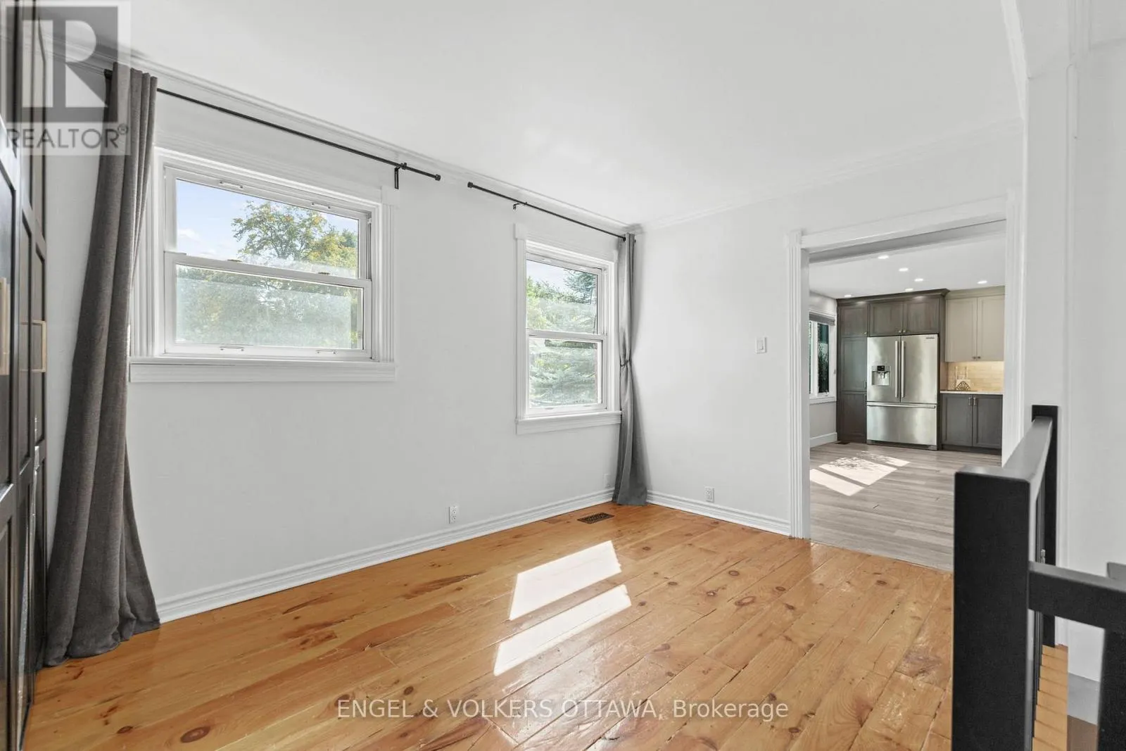 855 WESTON DRIVE